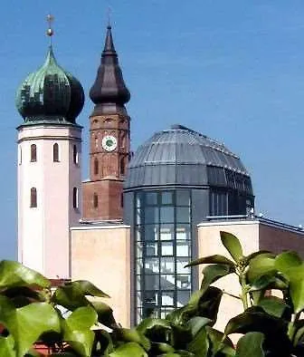 塞热西恩托尔酒店 4*